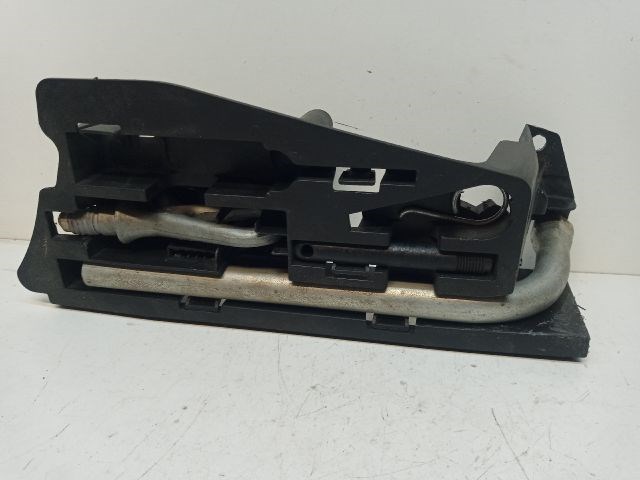 AUDI A6 C6 Szerszámkészlet 1. kép