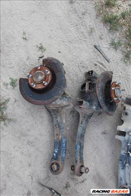 Mazda 3 2009 hátsó csonkállvány