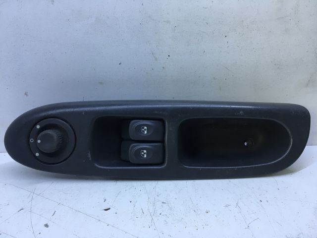 RENAULT CLIO II (BB0/1/2_, CB0/1/2_) Bal első Ablakemelő Kapcsoló 1. kép