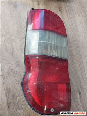 Toyota HiAce V bal hátsó lámpa 