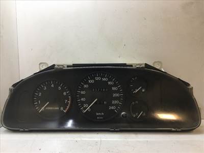 MAZDA 323 Kilométeróra