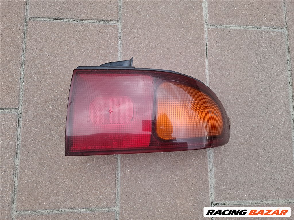 Hyundai Sonata (2nd gen) Jobb hátsó lámpa  1. kép