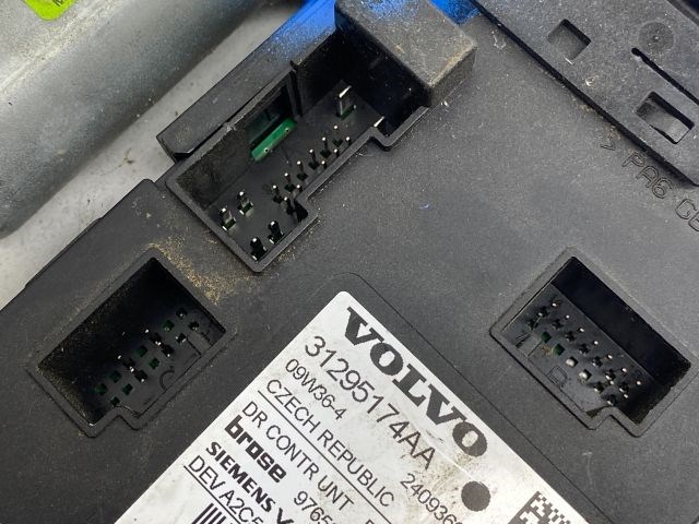 VOLVO C30 Jobb első Ablakemelő Motor 4. kép