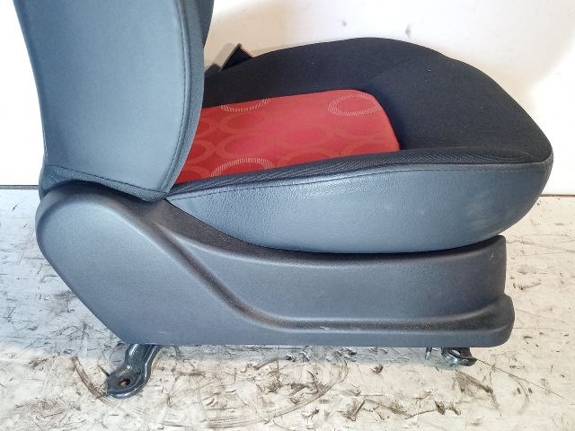 HYUNDAI i10 Jobb első Ülés 3. kép