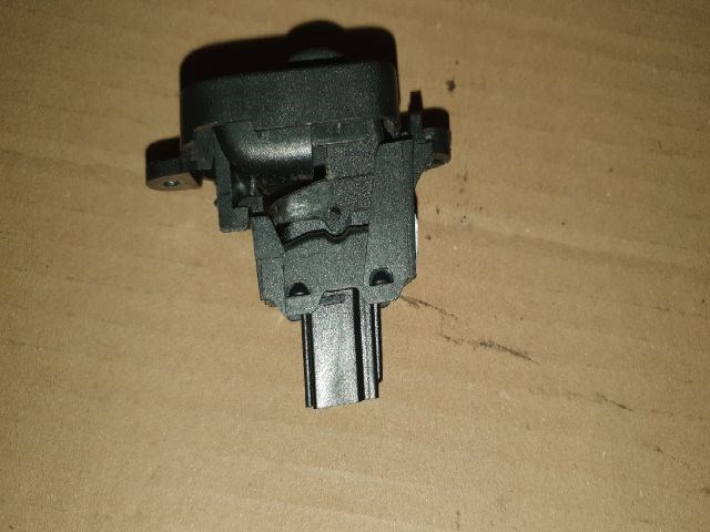 VOLVO V50 (MW) Ablakemelő Kapcsoló (Pozíciófüggetlen) 2. kép