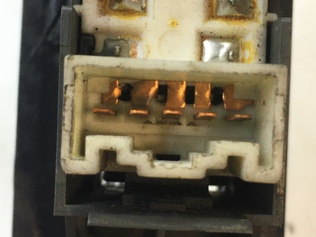 SUZUKI SWIFT II Jobb első Ablakemelő Kapcsoló 3. kép