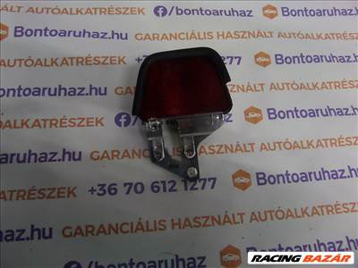 Toyota Avensis Eladó bontott gyári 5 ajtós pótféklámpa jó állapotban.