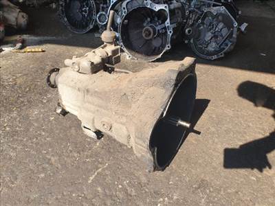 MERCEDES-BENZ T2/L alváz Váltó (Mechanikus)