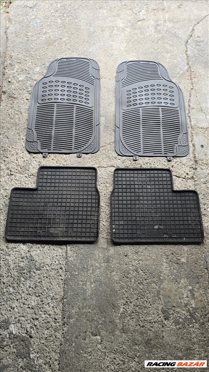 Volkswagen Golf IV utángyártott gumi szőnyeg szett 1. kép