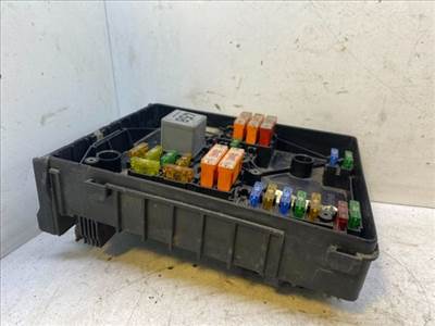 VW GOLF PLUS Biztosítéktábla Motortér