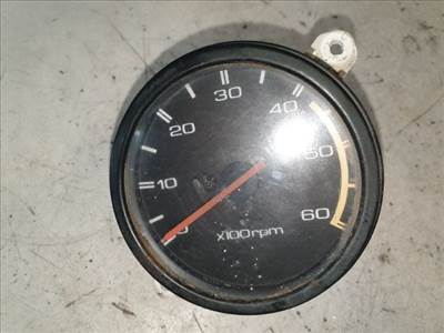 ISUZU TROOPER (UBS) Fordulatszámmérő