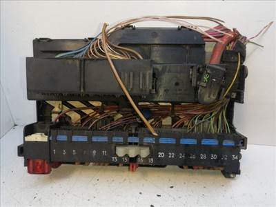 BMW 3 E46 Biztosítéktábla Utastér