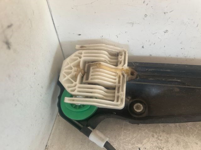 BMW 1 (E87) Bal első Ablakemelő Szerkezet (Elektromos) 5. kép