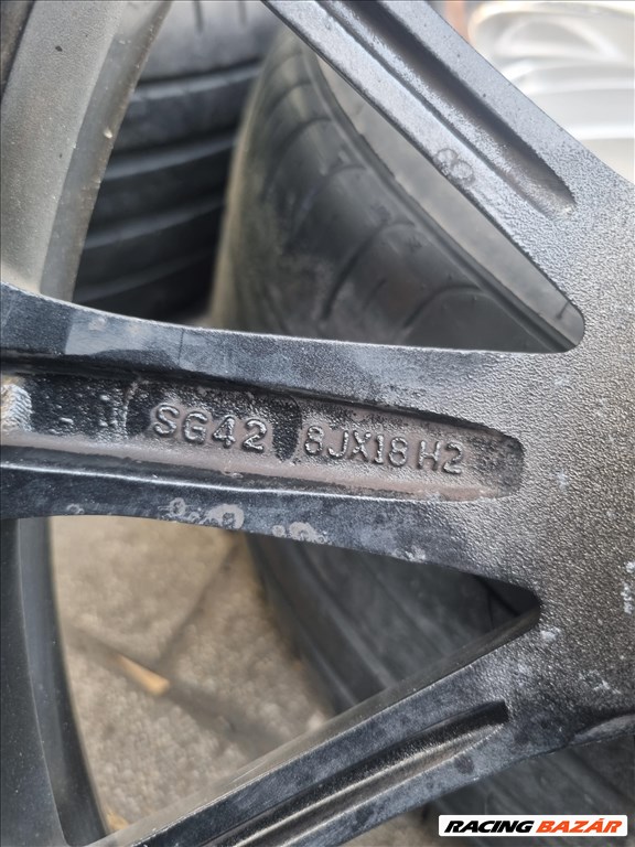  5x114.3 lyukosztású 18" újszerű Advanti alufelni, rajta 225/40 használt Goodyear nyári gumi 4db 4. kép