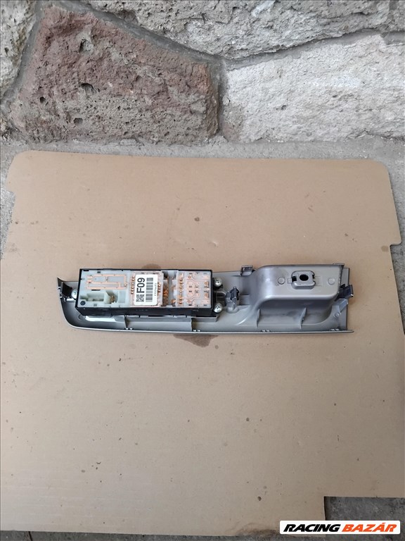 Subaru Forester (SH) Bal első ablakemelő kapcsoló 2067 157447 4. kép