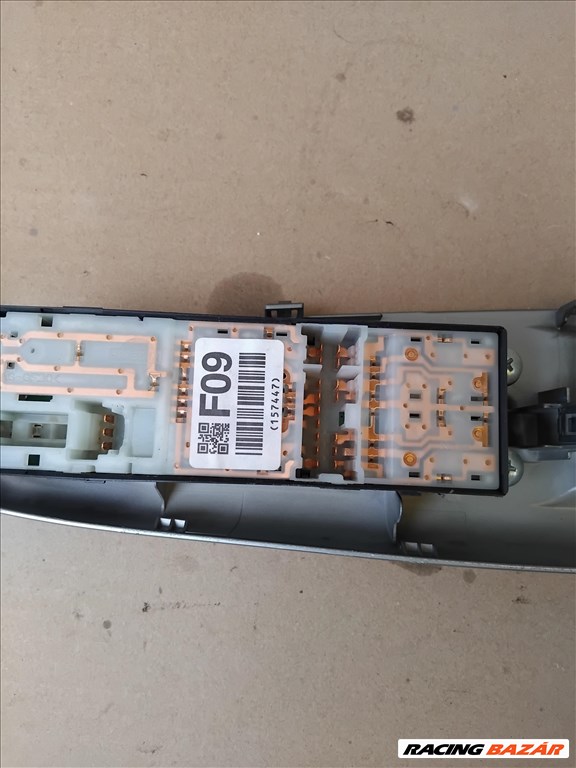 Subaru Forester (SH) Bal első ablakemelő kapcsoló 2067 157447 5. kép