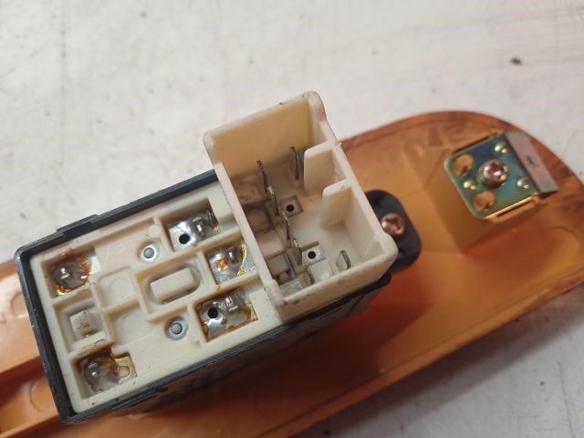 KIA MAGENTIS Bal hátsó Ablakemelő Kapcsoló 4. kép