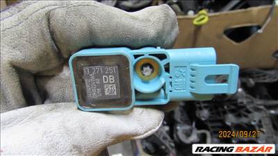 Opel Corsa D ütközés érzékelő 13271251