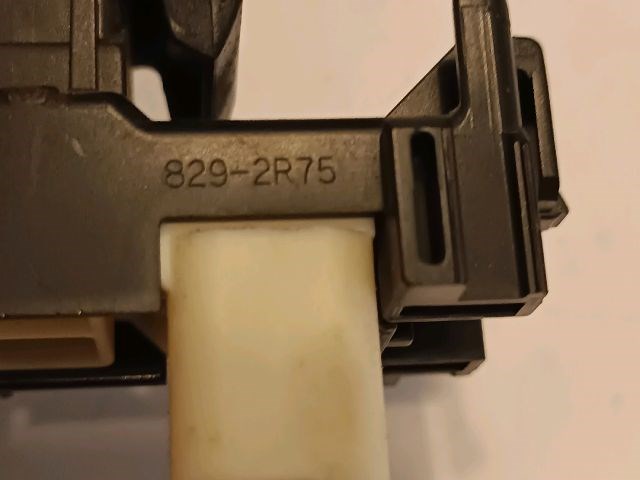 TOYOTA AURIS Jobb hátsó Ablakemelő Kapcsoló 3. kép