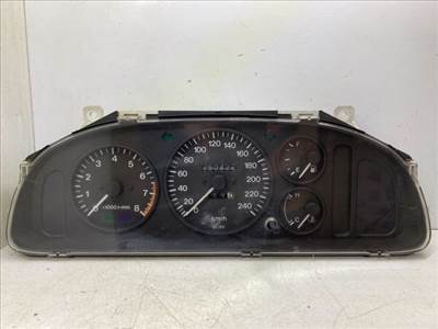 MAZDA 323 Kilométeróra