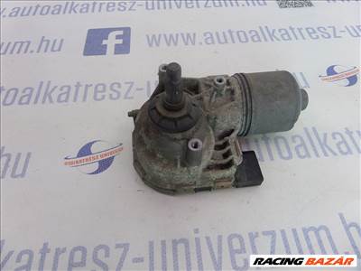 Ford Focus III MK3 Eladó gyári bontott jobb első ablaktörlő motor jól 