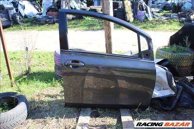 Toyota Yaris 2 2005-2012 jobb első ajtó komplett, tükör nélkül (1513)