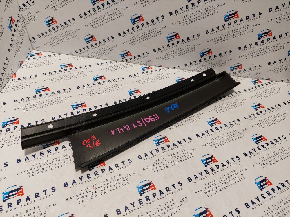 BMW E90 sedan bal hátsó fekete ajtó külsõ oszlop takaró léc díszléc dekorléc oszloptakaró borítás 2. kép