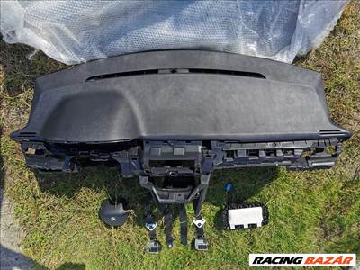 Peugeot 208 műszerfal légzsák biztonsági öv