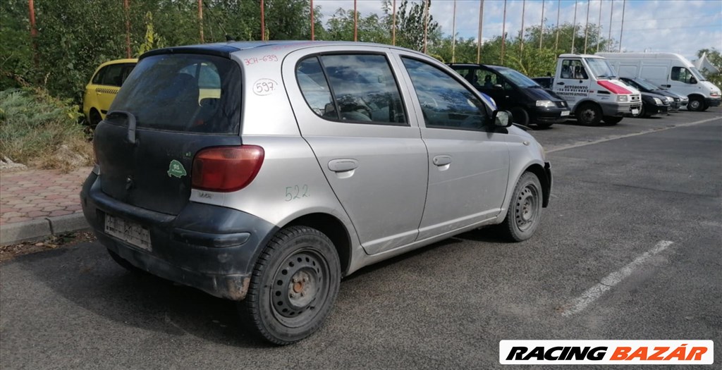 Toyota Yaris (XP10) bontott alkatrészei 2. kép