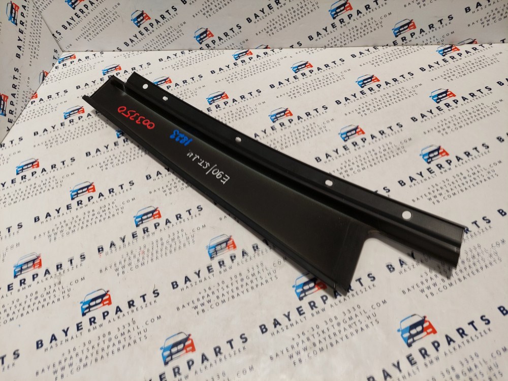 BMW E90 sedan jobb hátsó fekete ajtó külsõ oszlop takaró léc díszléc dekorléc oszloptakaró borítás 2. kép