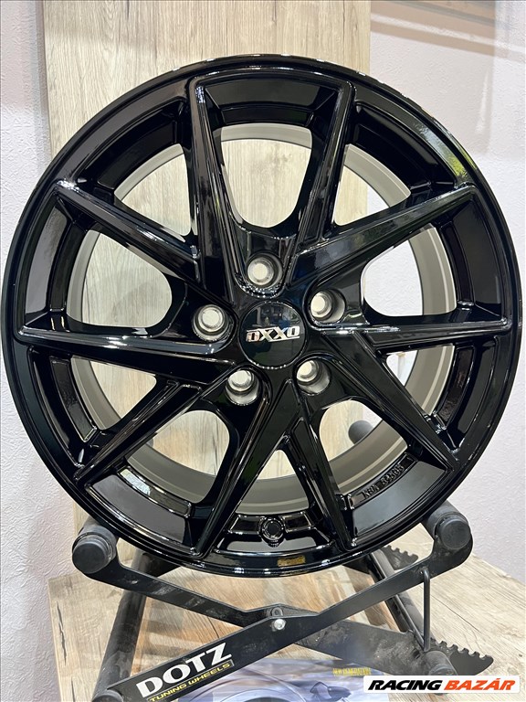  5x114.3 lyukosztású 7JJ 17" ET35 új Oxxo alufelni 1. kép