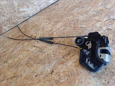 Toyota Corolla Verso ( 2005-2009) Bal Hátsó Ajtó Központizár