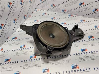 BMW E46 touring jobb hátsó hangszóró és kosár ház egyben