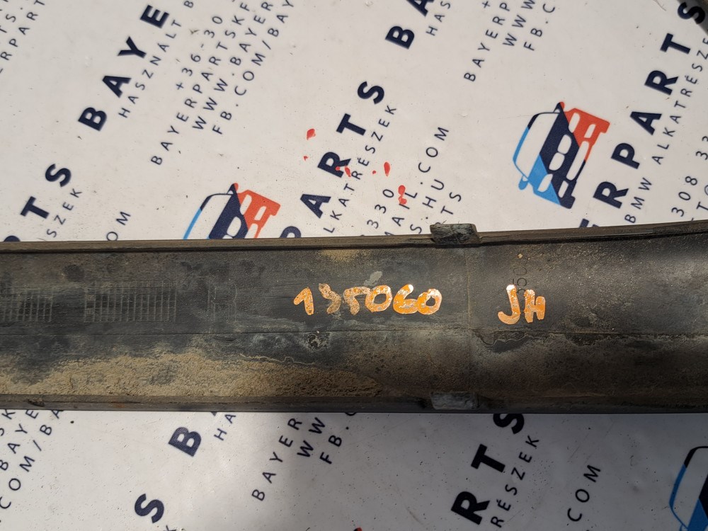 BMW E46 facelift sedan fekete jobb hátsó lökhárító díszléc 5. kép