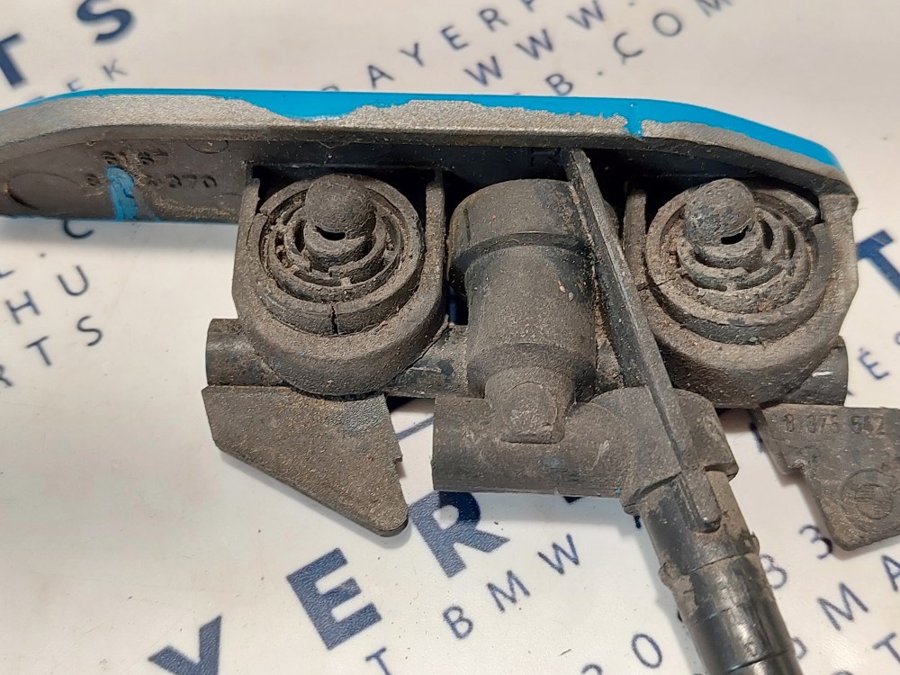 BMW E46 sedan touring jobb elsõ fényszórómosós lámpamosó bajuszléc bajusz léc takaró fúvóka 2. kép