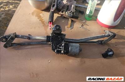 Audi A4 (B6/B7) Első ablaktörlő motor és szerkezet 