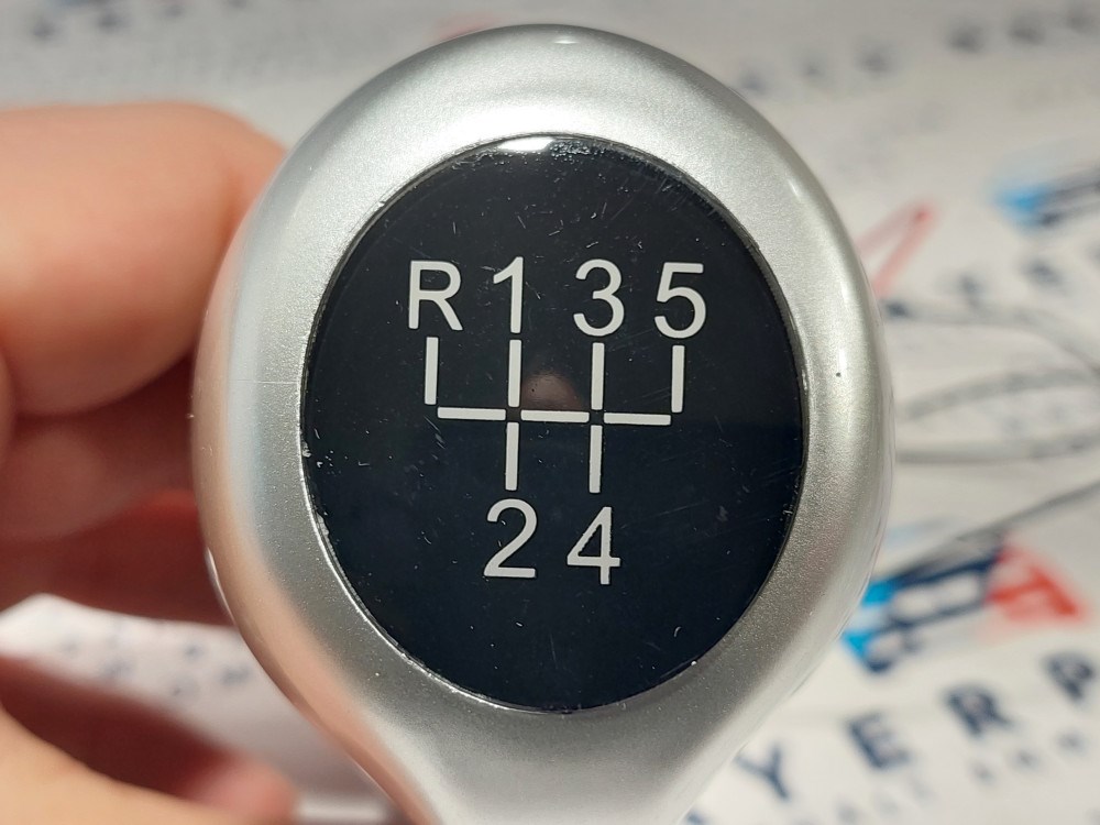 BMW E28 E34 E36 E38 E39 E46 E60 X1 X3 X5 E90 E87 új ezüst LED világító váltógomb - 5 sebességes 4. kép