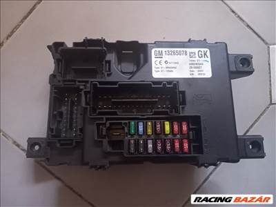 Opel Corsa D biztosítéktábla  13265078gk