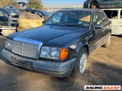 Mercedes E 260 (W124) bontott alkatrészei