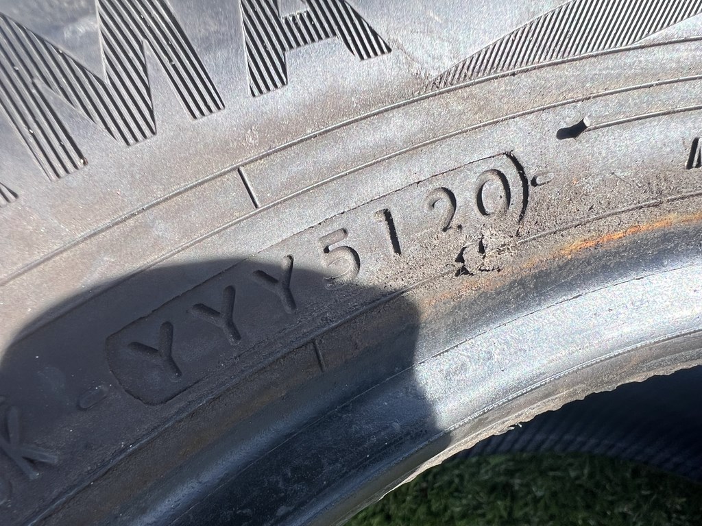 205/55 R16 Yokohama BluEarth GT nyári gumi 6mm 5. kép