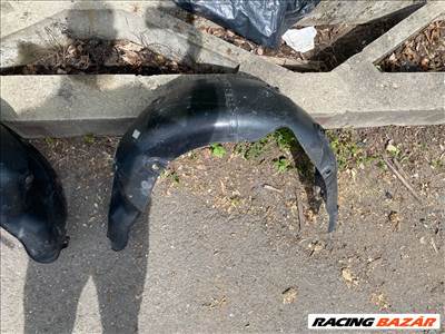 Kia Rio (UB) KIA RIO Bal hátsó Dobbetét (Kerékjárati, Műanyag) 868251w010