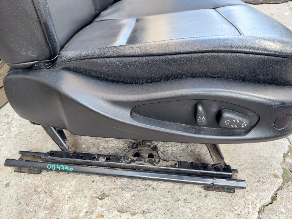 BMW E46 coupe fekete motoros memóriás bõr ülés bõrbelsõ ülés ülésszett belsõ 9. kép