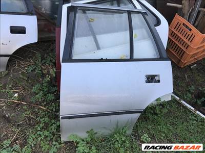 Suzuki Swift bal hátsó ajtó eladó ezüst színben Z2S