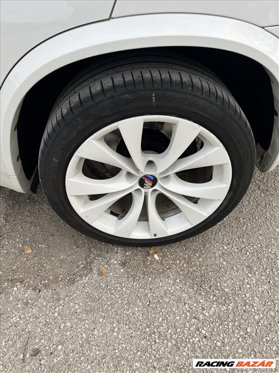  5x120 lyukosztású 20" használt alufelni, rajta 275/40 használt Pirelli nyári gumi gumi  4. kép