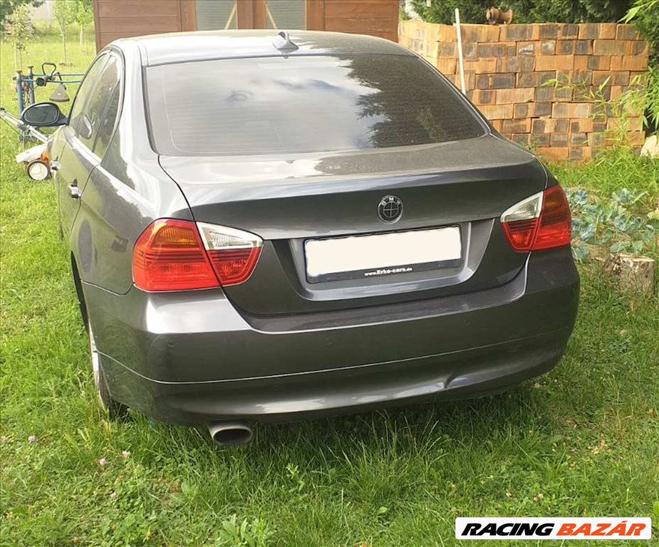 BMW 320i 8. kép