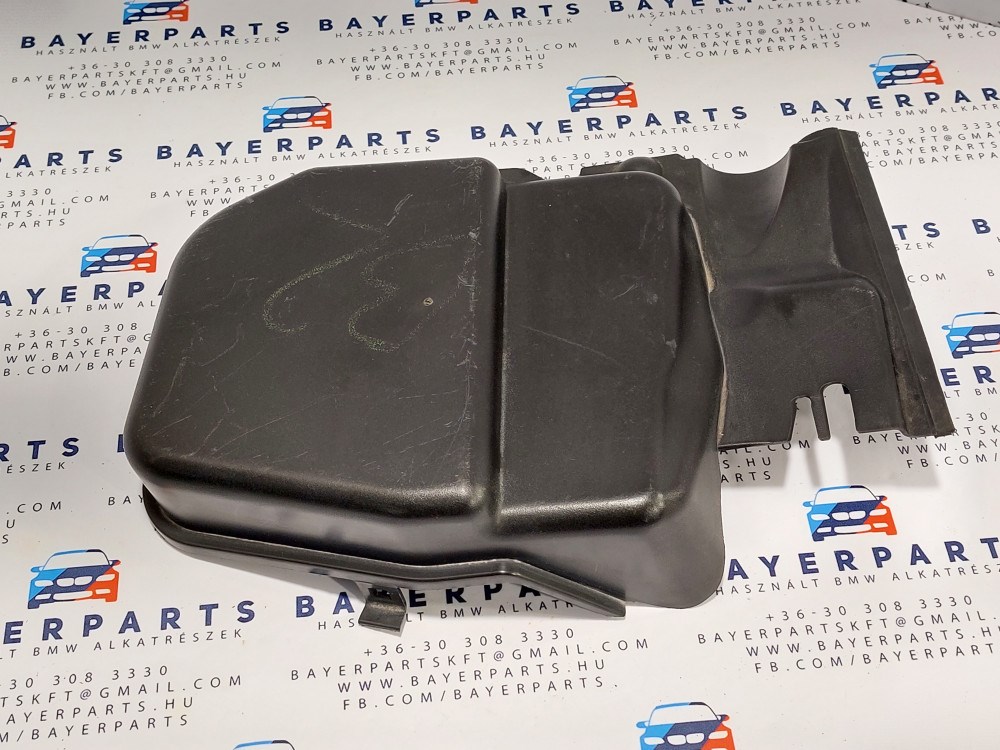 BMW E81 E82 E87 E88 E90 E91 E92 X1 pollenszûrõház felsõ rész pollen szûrõ ház fedél jobb kicsi 1. kép