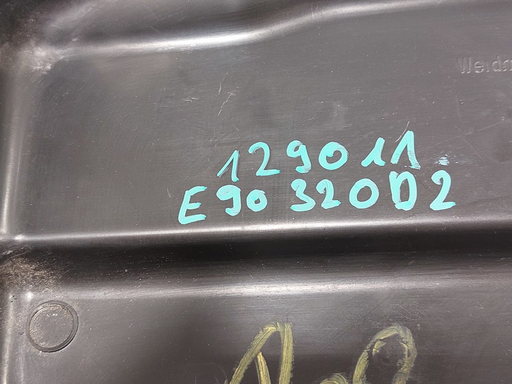 BMW E81 E82 E87 E88 E90 E91 E92 X1 pollenszûrõház felsõ rész pollen szûrõ ház fedél jobb kicsi 2. kép