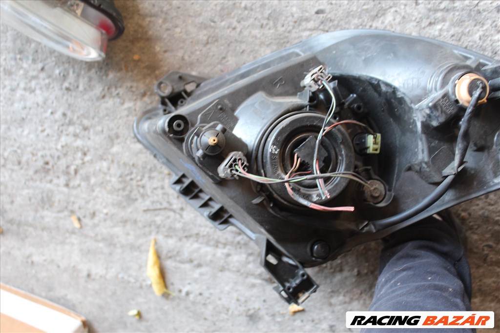 Suzuki Swift bal első fényszóró 2. kép