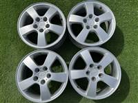 5x114.3 16" Hyundai gyári alufelni 6,5Jx16h2 ET46