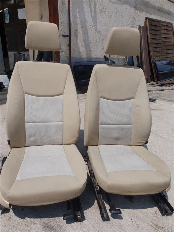 BMW E91 bézs ülésszett ajtókárpittal 2. kép